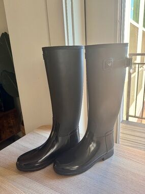 HUNTER Rain Boots Tall Size US 6 NEW